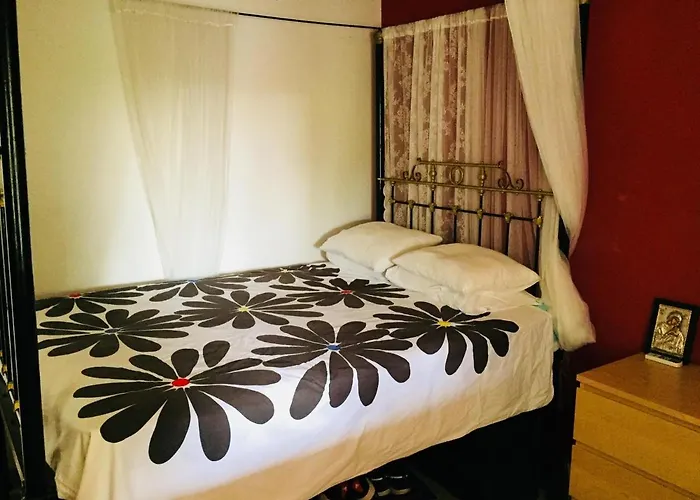 Artist In Dromolaxia ラルナカ