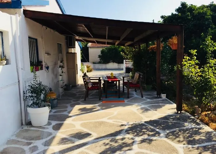 Artist In Dromolaxia ラルナカ